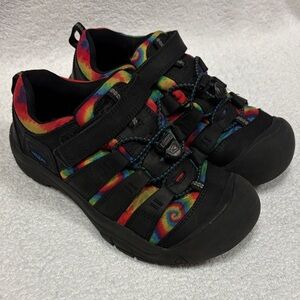 Keen Youth Newport Shoe Black Multi Round Toe Bungee Loop Size 5